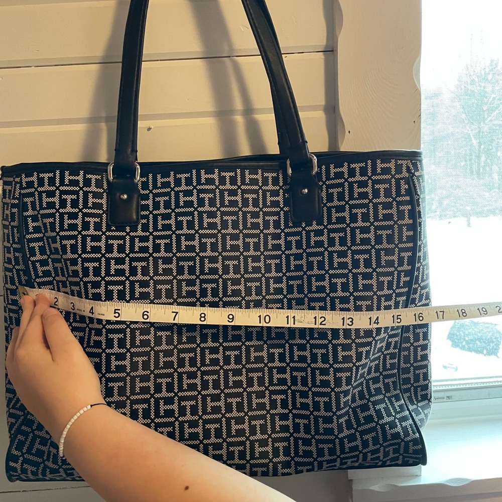Tommy Hilfiger Black White Signature TH Logo Large Tote Shoulder Bag $108 - Picture 5 of 8